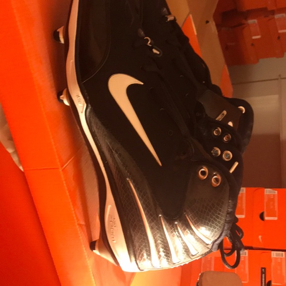 New in box mens vintage Nike football cleats air zoom assassin black white sz 13